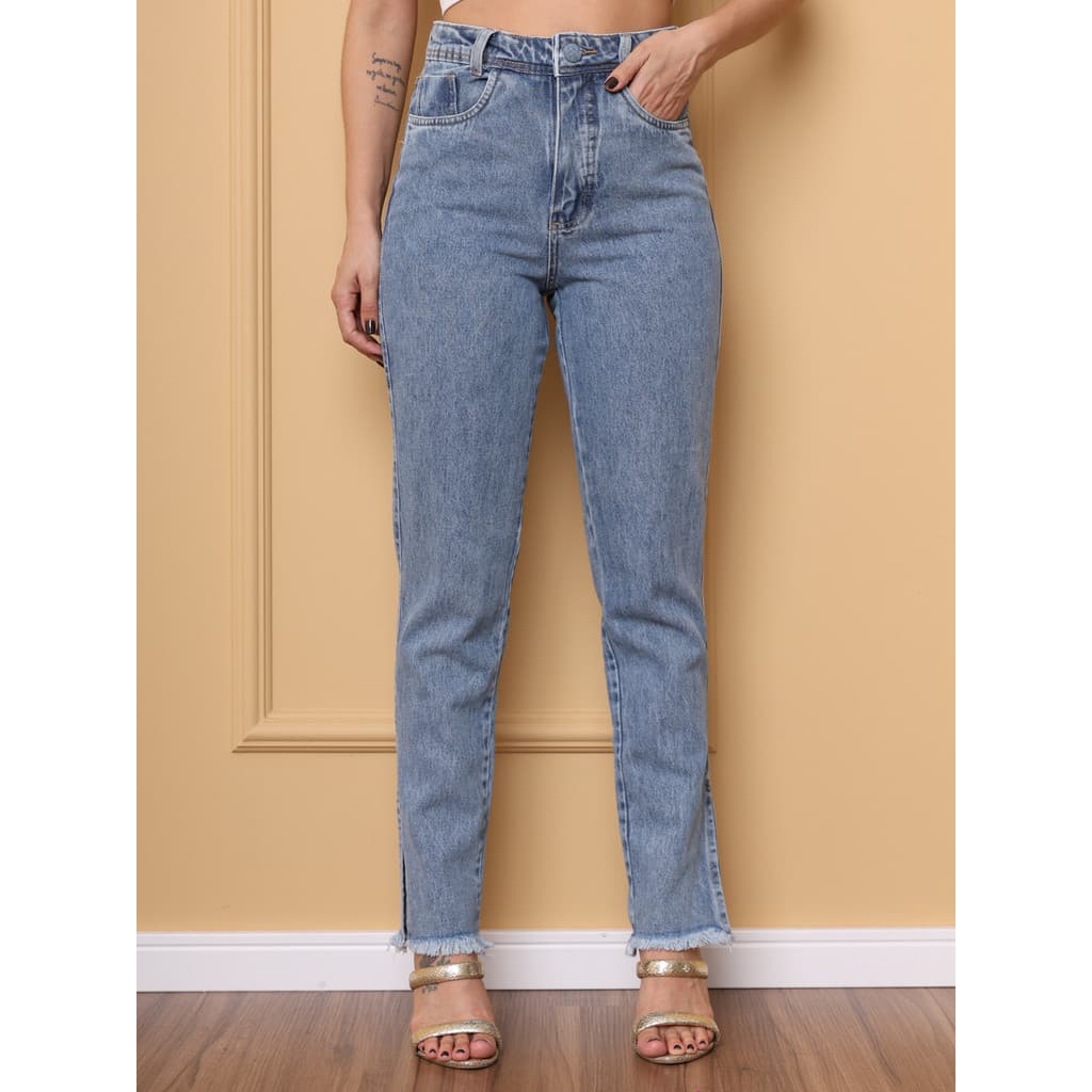 Calça jeans lápis/ fenda/ moda em 2024