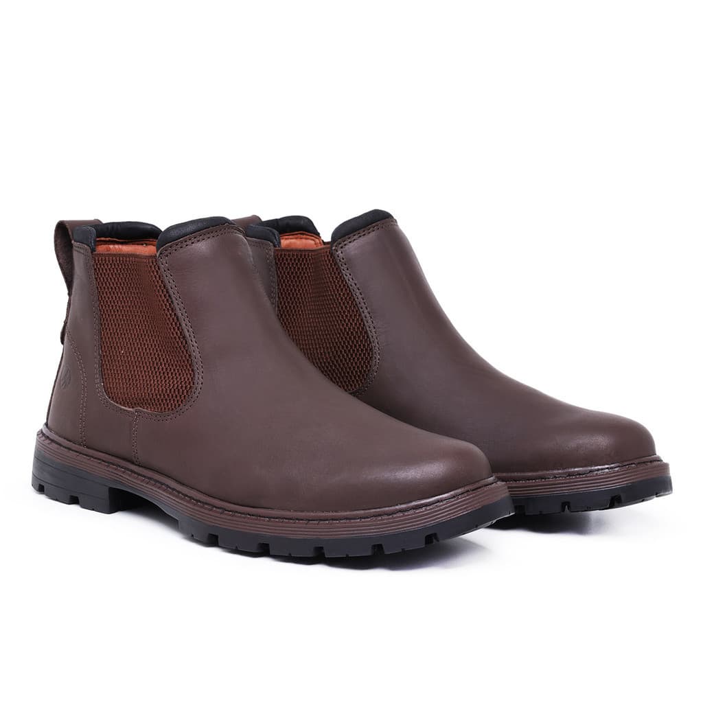 BOTA MASCULINO  EM COURO SOLADO DE BORRACHA