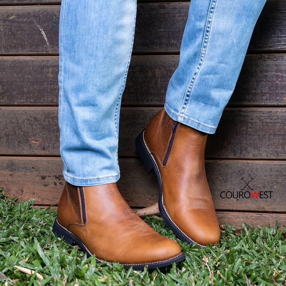 Bota Zipada Anatômica Couro Hidrofugado Caramelo