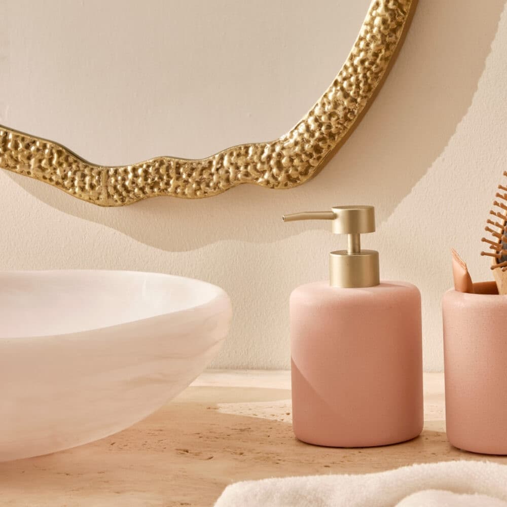 Porta Sabonete Líquido Banheiro Salmão com detalhes Dourado