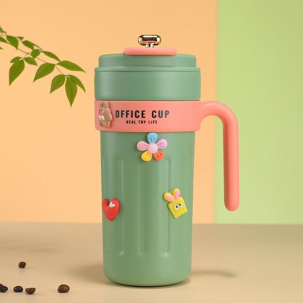 Copo Térmico 650ml Portátil com Design Fofo e Tampa Inteligente – Ideal para Escola ou Escritório