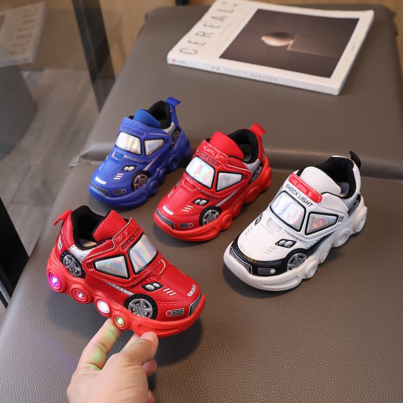 Superfície de couro com tênis infantis leves de desenho animado com sola leve sapatos casuais