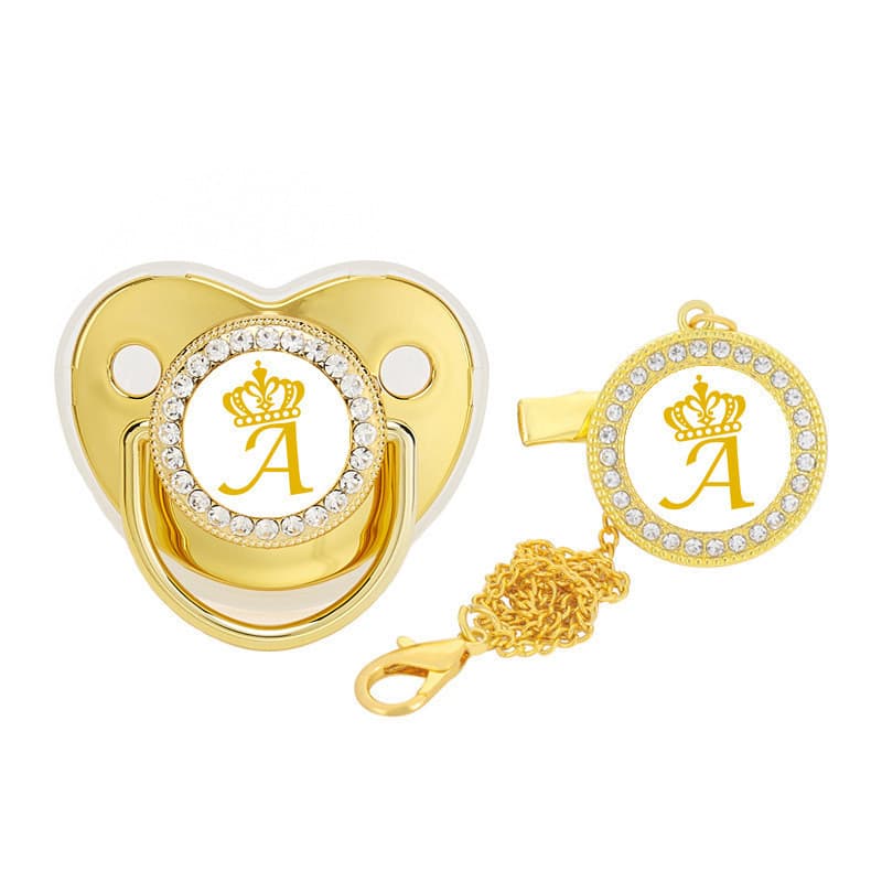 26 Letras Desenho De Cartas Iniciais Da Coroa Bling Crown Pacifier Baby Gold Rhinestone Com Clip De Corrente Metálica