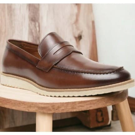 Sapato Masculino Loafer Sola Branca Mocasim Slip On Sapatênis Social Confort Elegante e Luxuoso
