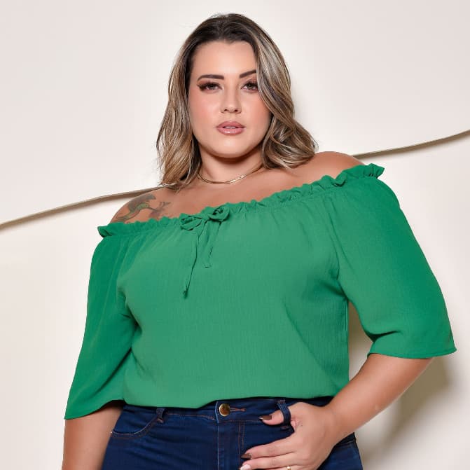 Blusa Pluz size Feminina Cigana Prissado com Laço Ombro a Ombro Manga Curta Versátil Com Elástico