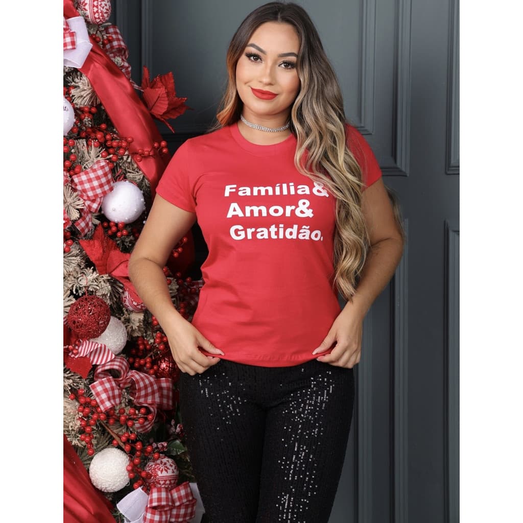 T-shirt Feminina-Família & Amor & Gratidão- Plus Size