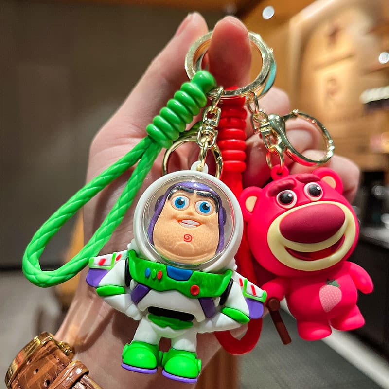 Chaveiro de boneca de desenho animado com cabeça de ovo e morango, pingente de brinquedo requintado
