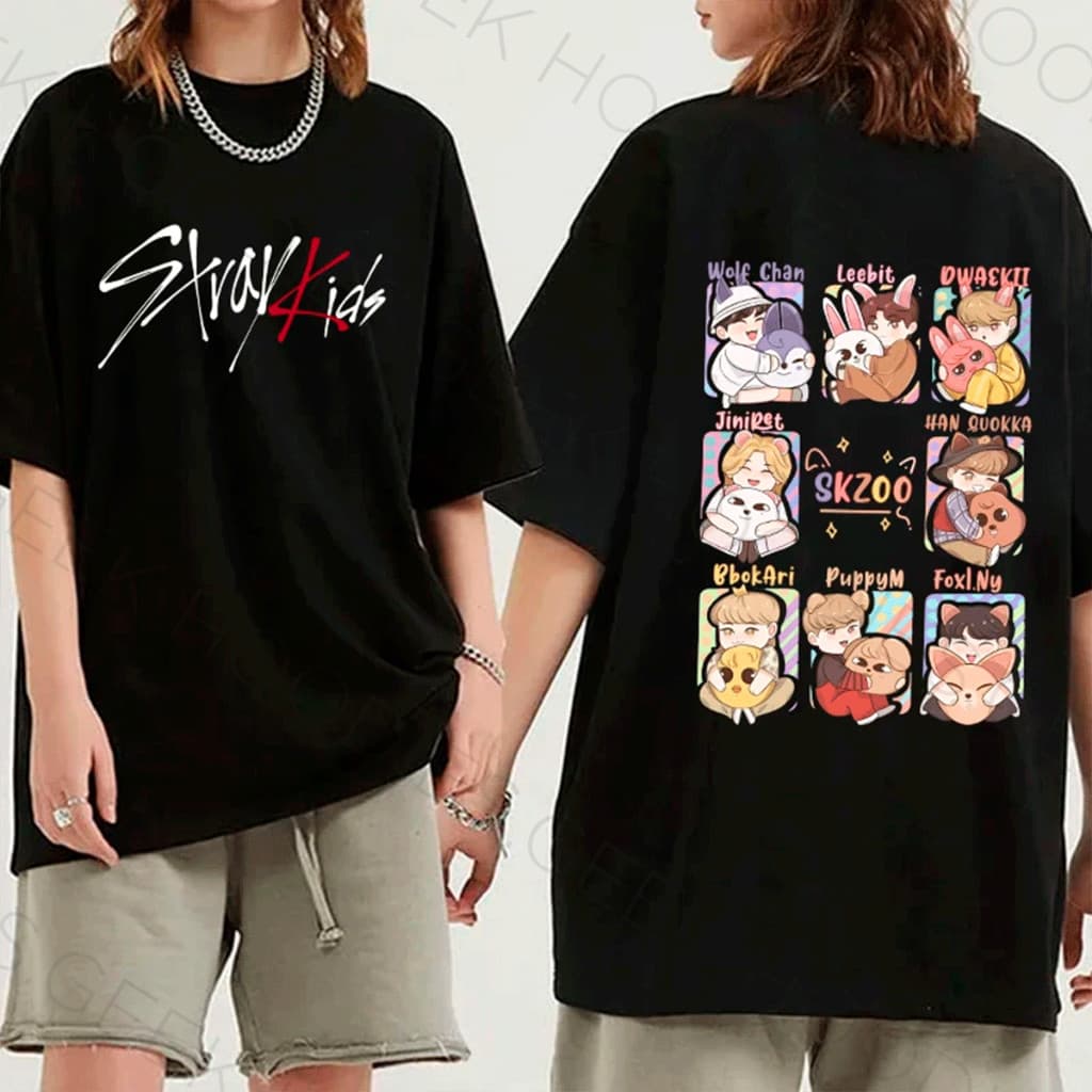 Camiseta Basica Algodao Stray Kids Szoo Chibli Cute Integrantes Kpop Unissex Lançamento 2024 Amora Black