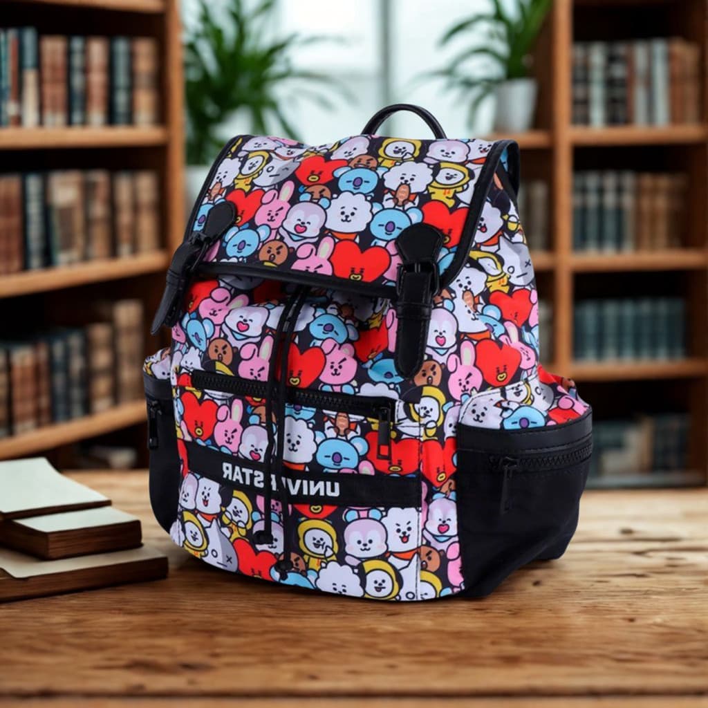 Mochila de Costa Infantil Fechamento Tipo Saco Personagens BT21 Azul, Branco ou Preto