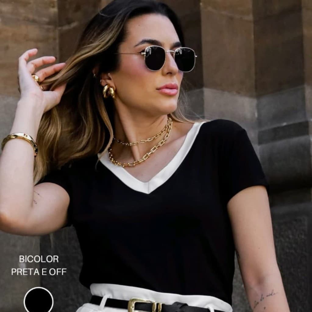 Blusa Feminina T-Shirt Básica Gola V Bicolor