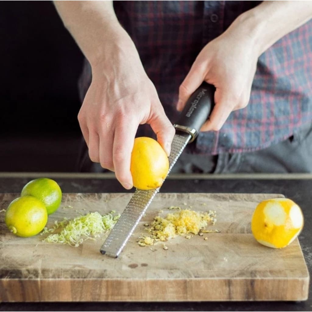 Ralador Culinário com Pincél Raspas Limão Laranja Queijo Profissional Inox Extra Fino WL-2476