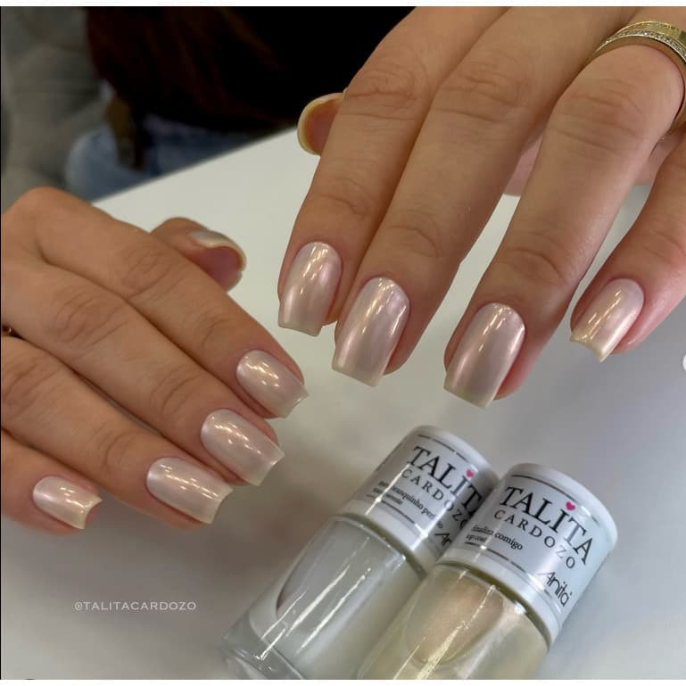 Misturinha Perfeita Com 2 Esmaltes Talita Cardozo - Esmalte Meu Branquinho Perfeito + Top Coat Finaliza Comigo - Anita