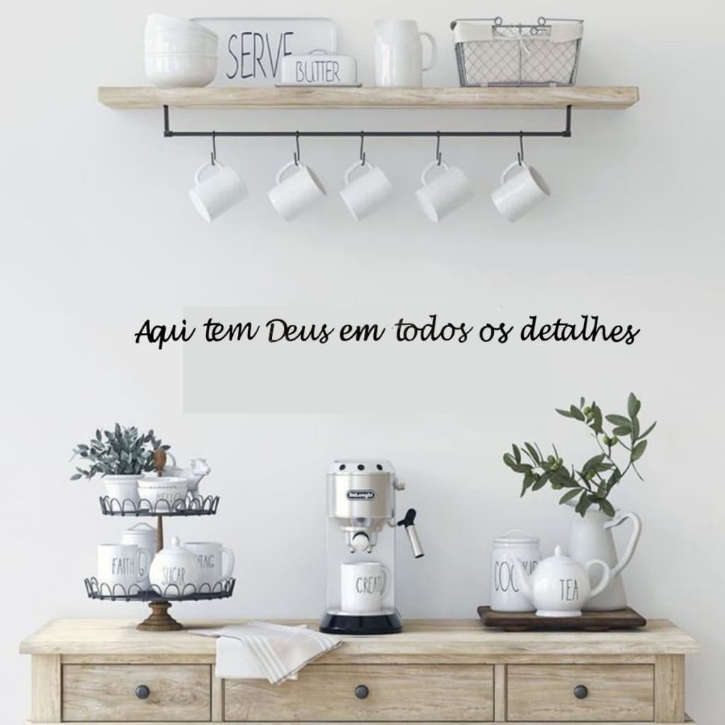 frase de parede mdf preto aqui tem Deus em cada detalhe