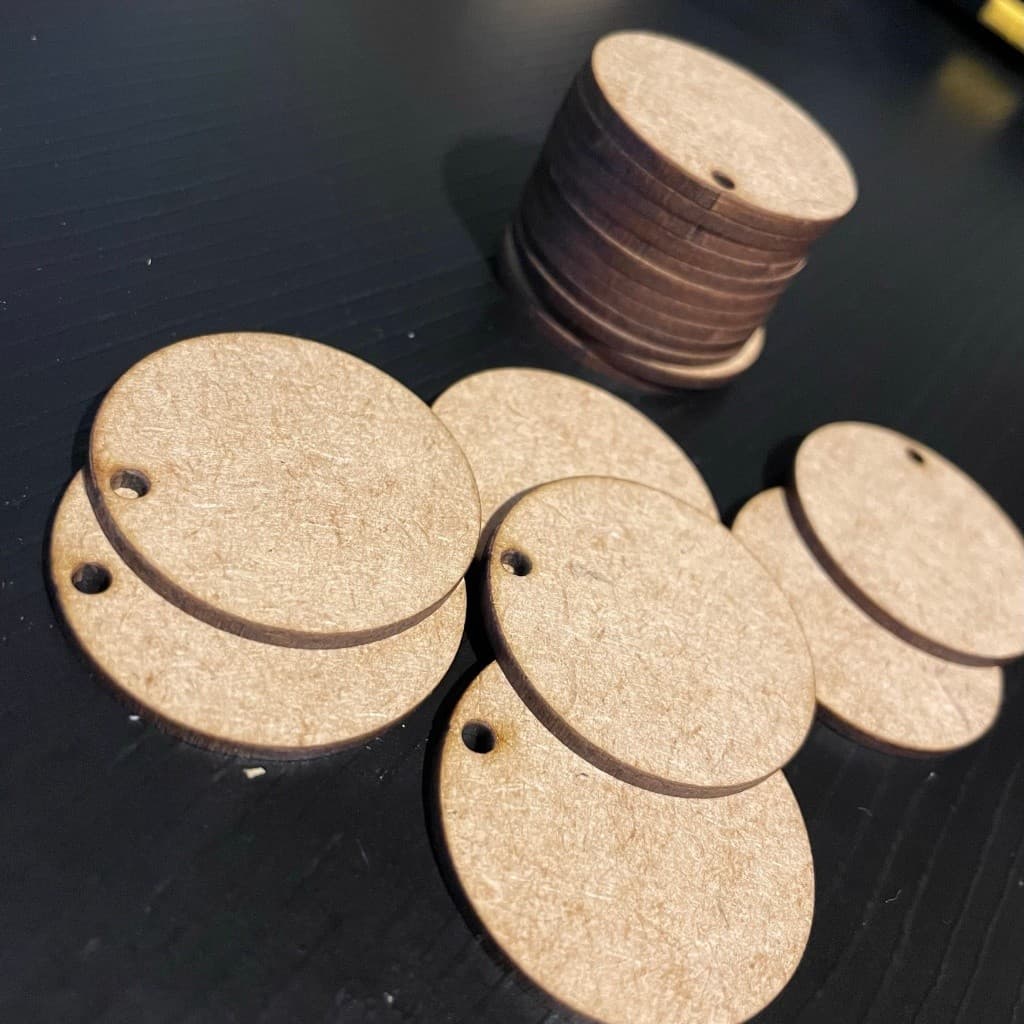 Kit 100 Bolachas MDF Cru 4cm com Furo 3mm - Chaveiros, Tags e Artesanato