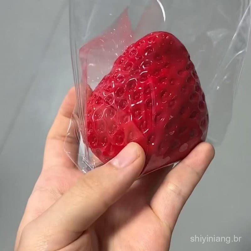 Brinquedo de Apertar Morango com Textura de Silicone Simulado para Alívio de Estresse