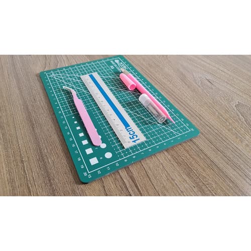 Kit A5 Base De Corte  + Estilete + Regua Metal 15cm + Pinça