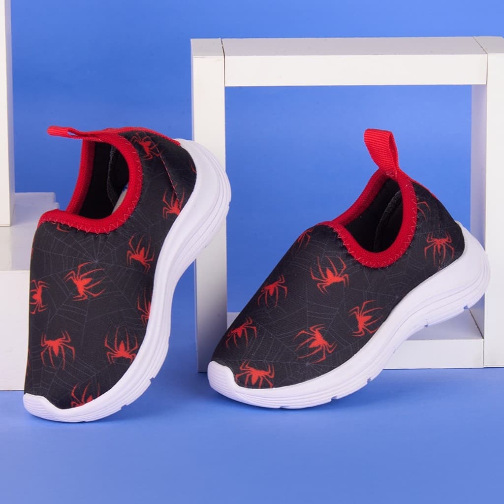 Tênis Infantil Menino Aranha Preto e Vermelho Slip On Estampado Confortável Leve Flexível Escolar Dia a Dia