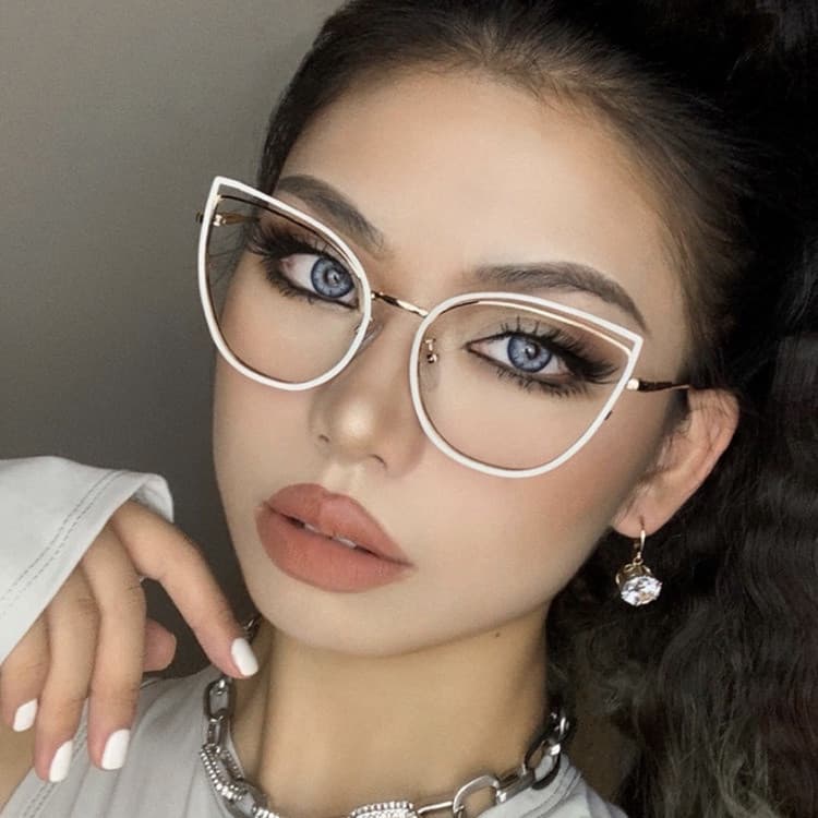Nova Moldura Óptica Triangular Feminina Anti-Azul Light Hollow Triangle Metal Personalidade Moda Retro Clássica Óculos L