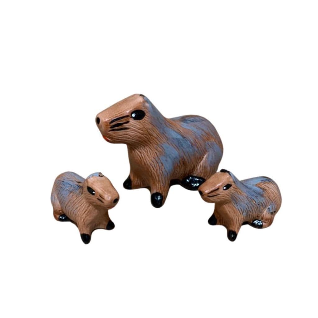 Miniatura Trio Capivara Porcelana Enfeite Decoração Casa rack Vasos Suculentas