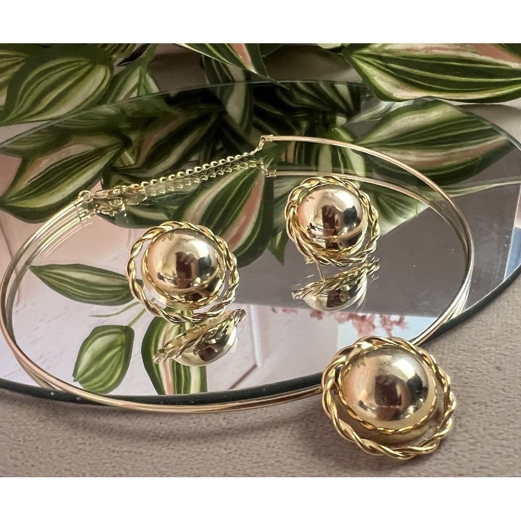 Conjunto Colar Choker e Brinco Bola c/ Aro Trançado Dourado