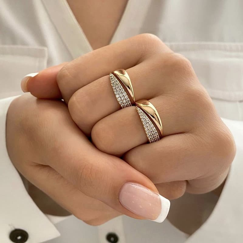 2025 Novo Aço Inoxidável 18 K Banhado A Ouro Anéis De Sol Para Mulheres Pedra Natural Incrustada Em Textura De Metal Oco
