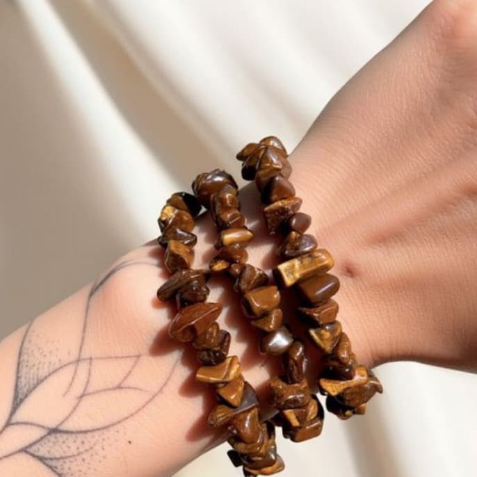 pulseira olho de tigre pedra natural em cascalho proteção