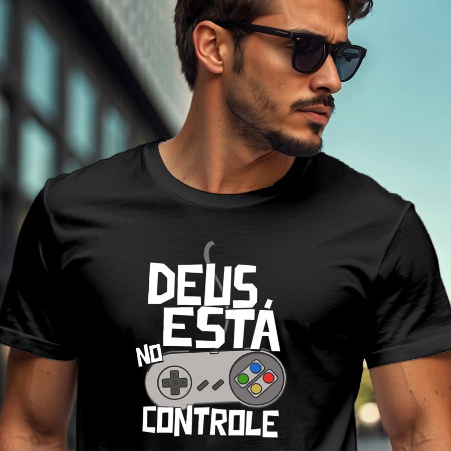 camiseta unisex Deus esta no controle 100% algodão premium