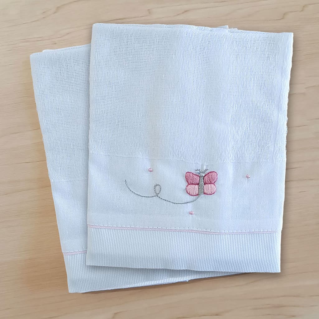 Kit 2 fraldas de boca | Bordadas à mão | 100% algodão - Borboletinha rosa