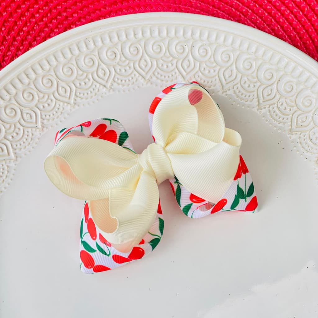 Laço infantil / Laço cereja / Laço luxo /Laço off/ por cima cereja  /Laço creme