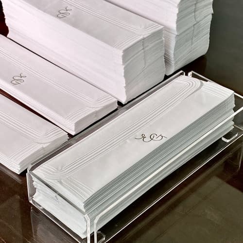 Kit 100u Toalhas Lavabo De Papel Personalizado + Suporte Acrilico