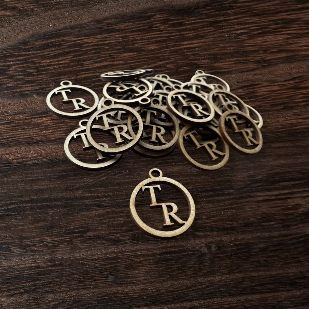 50 Pingentes Medalhas Bem Casado Lembrancinha Personalizado Iniciais dos Noivos