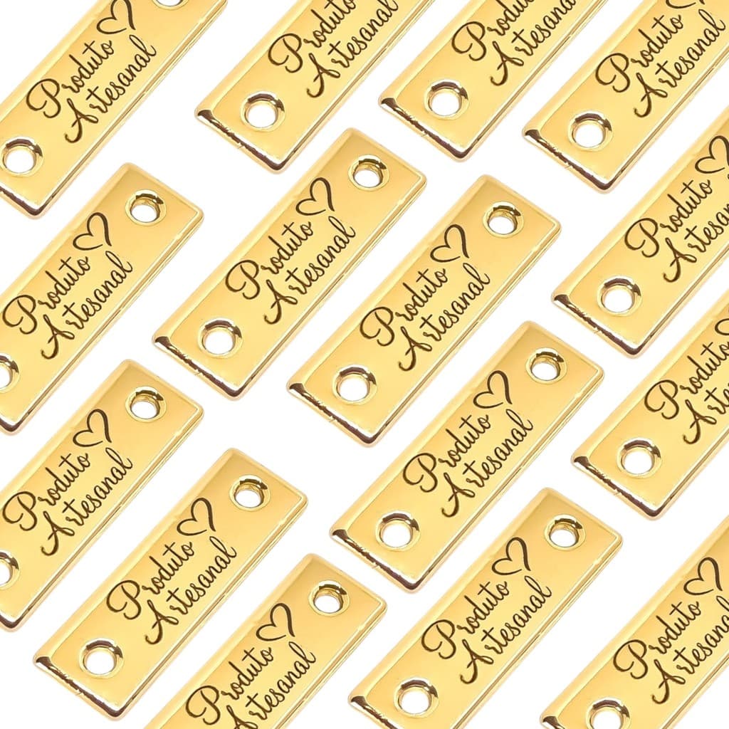 Etiqueta de Metal 2,4x0,8 cm Pronta Entrega – Frase "Produto Artesanal" 10 unidades
