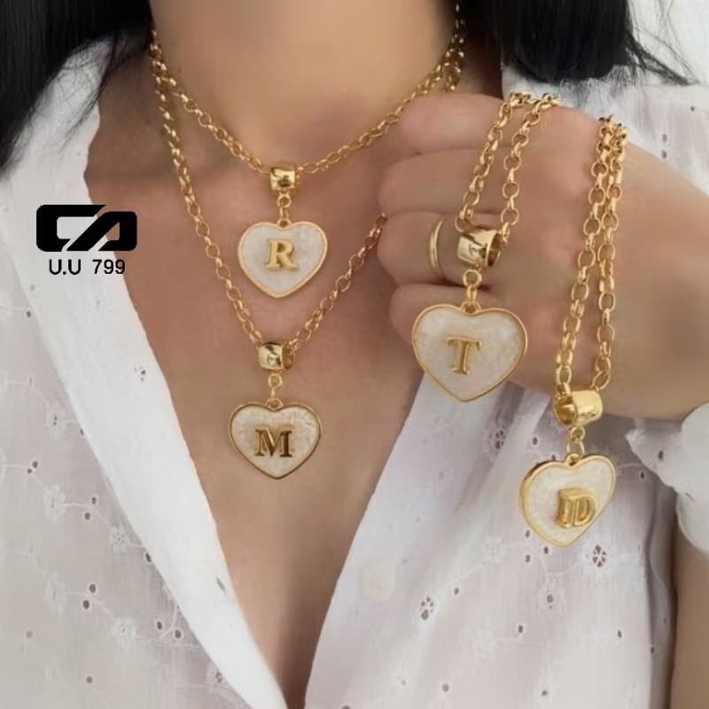 Colar Coração Com Pingente Inicial do Nome Super Tendência Feminino