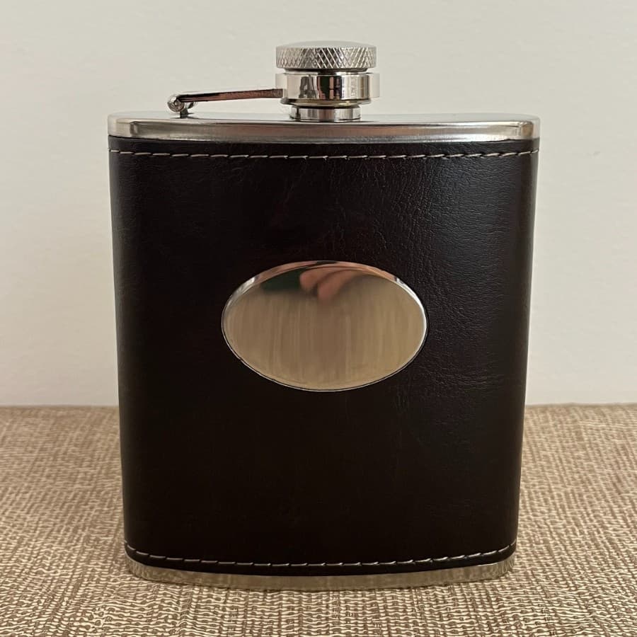 Cantil Inox com Couro Marrom Escuro 2 de Bolso para Whisky - Modelo 2 - 175ml - 1 unidade - Rizzo