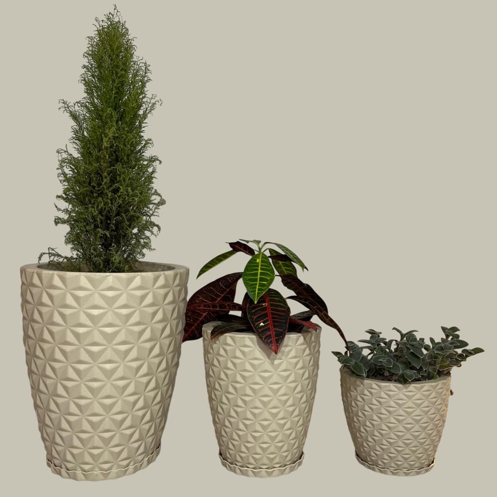 KIt 3 Vasos Decorativos Polietileno Luxo P/ Plantas e Flores Vasos Coluna Diamante N°1, N°2 + Bojo Diamante N°0 + Pratos