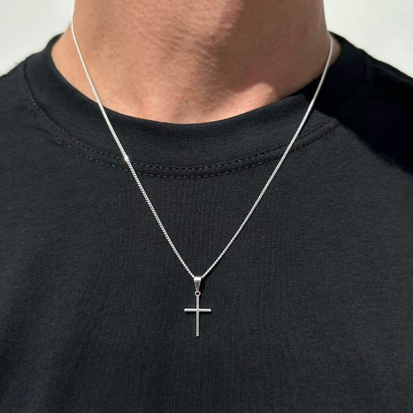 Correntinha Masculina Banhada a Prata + Pingente Cruz Palito Aço inox 316L Não Escurece)