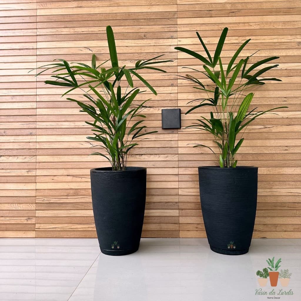 Kit 2 Vasos Polietileno Para Plantas Jardim Sala Casa Luxo Cone Bojo 1 Com Prato