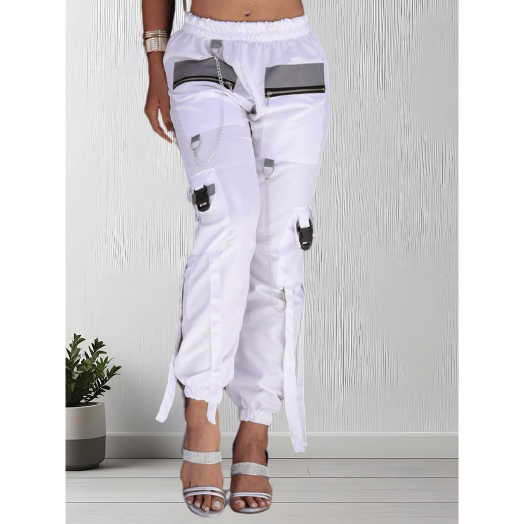 CALÇA FEMININA CARGO JOGGER TACTEL COM ZÍPER, CORRENTES E TOQUE FUTURISTA REFLETIVO DE LUZ|