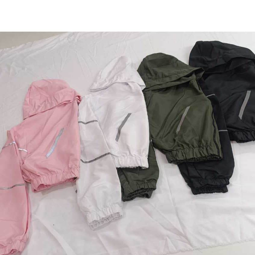 Jaqueta Cropped com Capuz - Streetwear Feminina