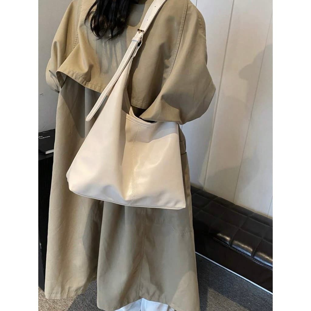 Bolsa Feminina Preta de Ombro Grande