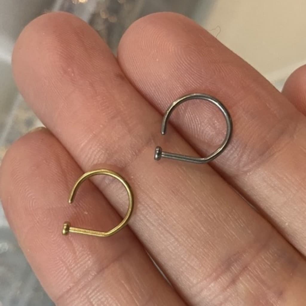 Piercing Titânio G-Ring Nostril Cores
