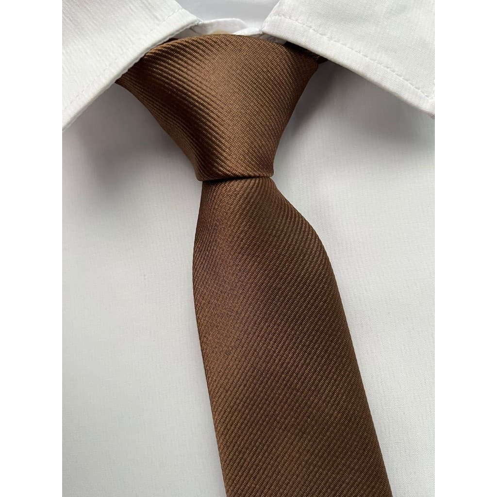 Gravata Slim Marrom Riscadinha