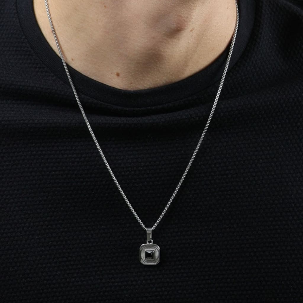 Colar Masculino Minimalista Geométrico em Aço Inox