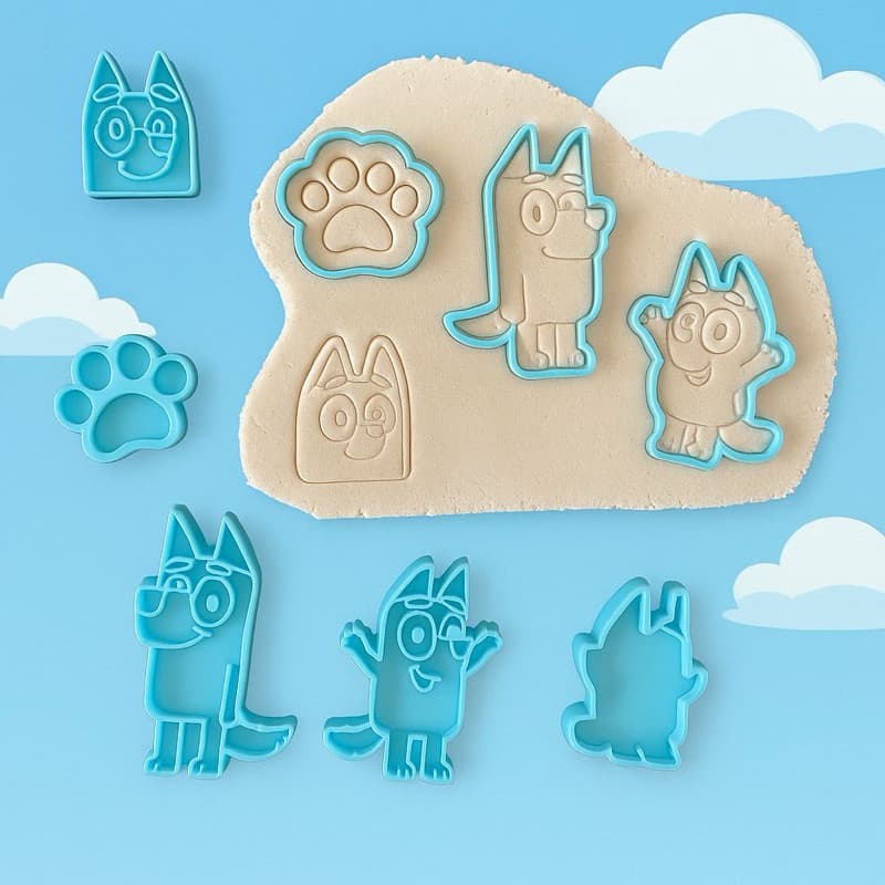 Kit 4 Cortadores e carimbos de Biscoito Bolacha Pasta Americana Cookies Bluey c/ Puxador aprox 8cm divertido top