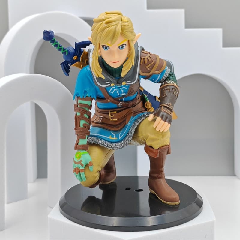 Jogo de versão japonesa de 14 cm <The Legend of Zelda: Tears of Kingdom >, Link aparece em postura de cócoras, equipado