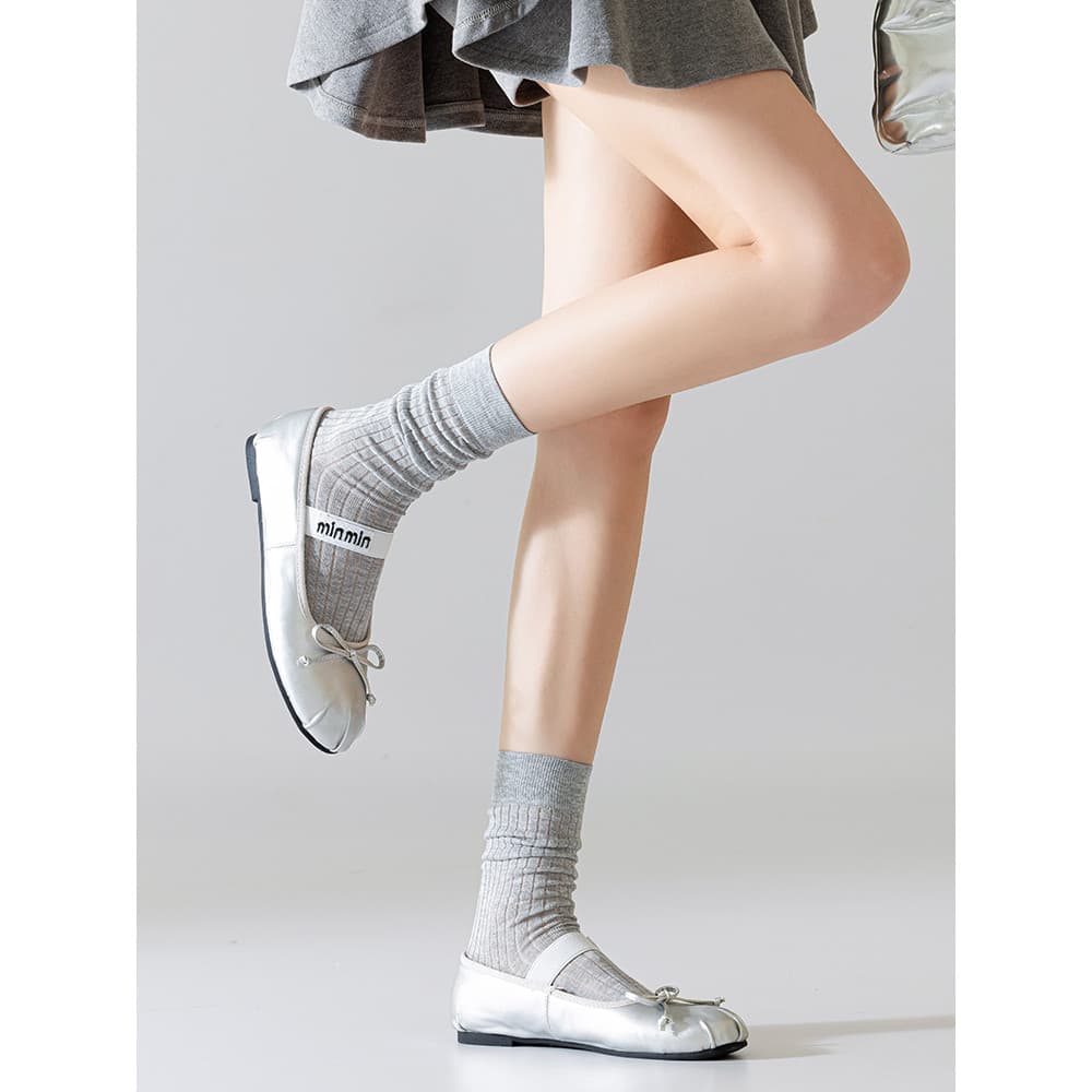 Meias estilo passarela femininas meias de cano médio primavera verão outono ultrafino padrão Vertical versão japonesa co