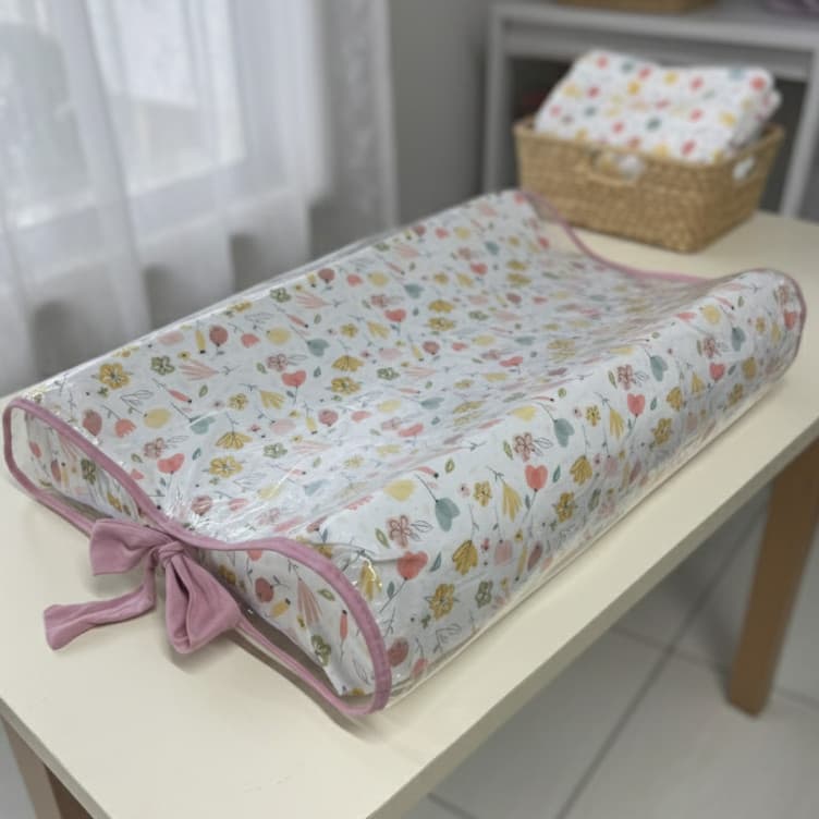 Trocador Anatômico de Bebê 70x45cm - Tema Flores | Tricoline 100% Algodão e Malha Penteada