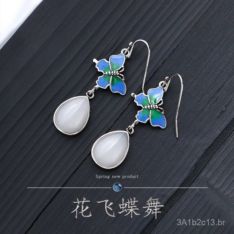 Blogger do Xiaohongshu recomenda brincos de borboleta esmaltados elegantes e estilosos em estilo étnico, imitando jade d