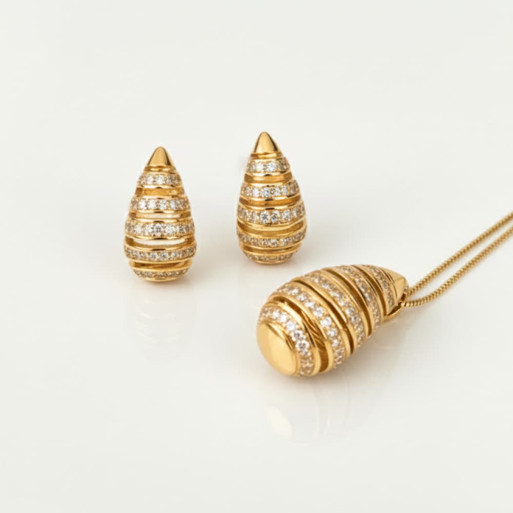 Conjunto de Colar e Brincos em Formato Gota Orgânica Espiral com Zircônias Cristal | Feminino | Banhado Ouro 18K