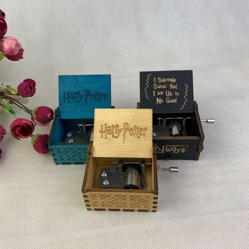 Caixa De Música Vintage Harry Potter Com Manivela De Madeira E Oito Músicas